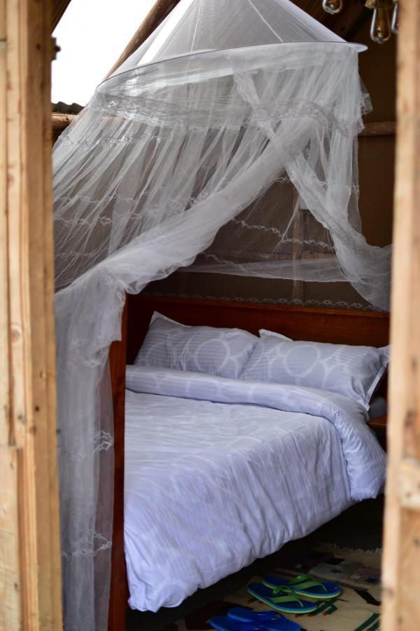 Lillypond Camp Hotel Elmenteita Bagian luar foto