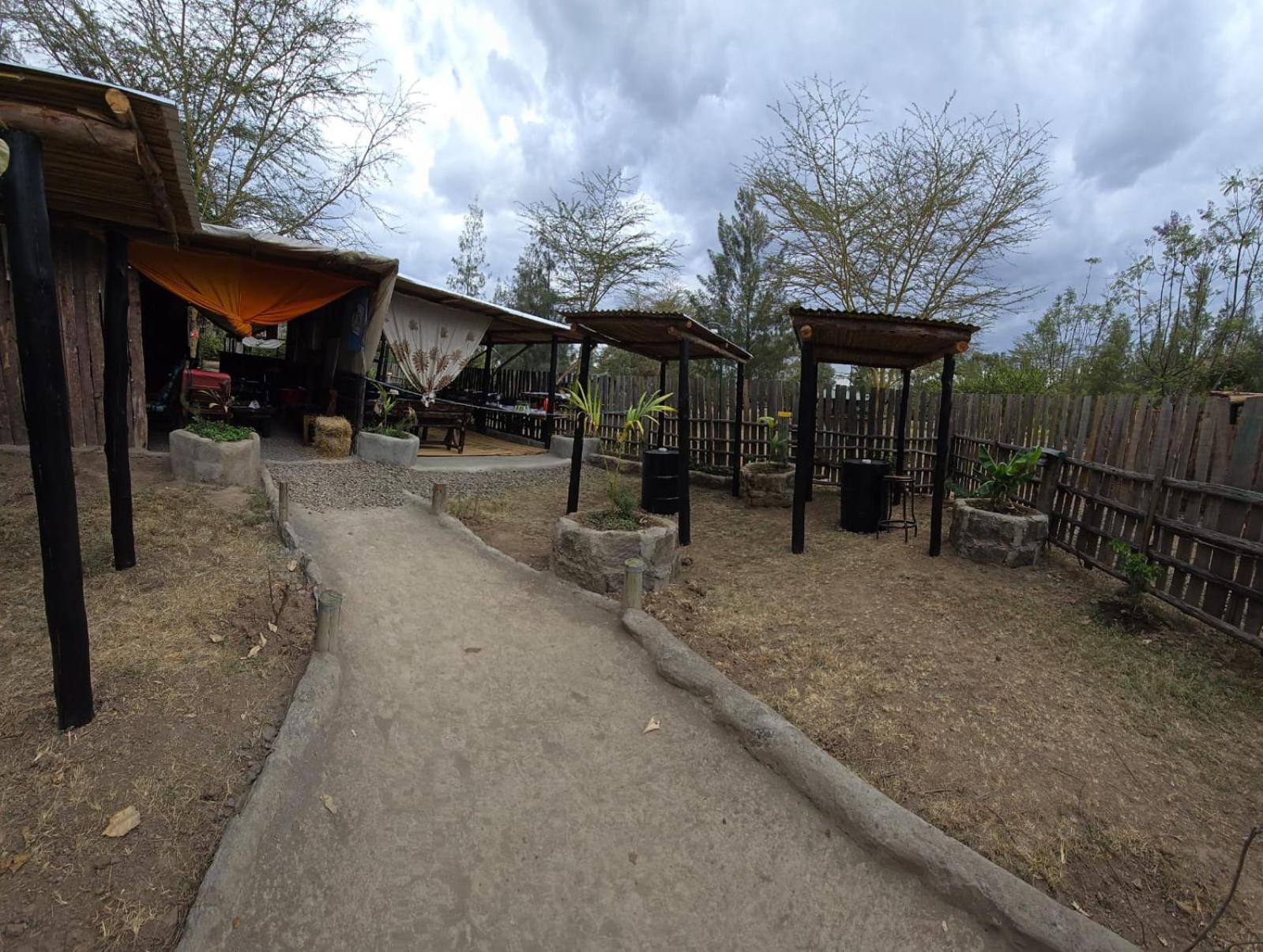 Lillypond Camp Hotel Elmenteita Bagian luar foto